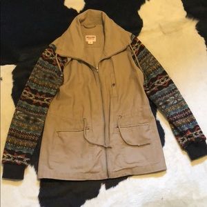 Canvas jacket with adorable printed sleeves